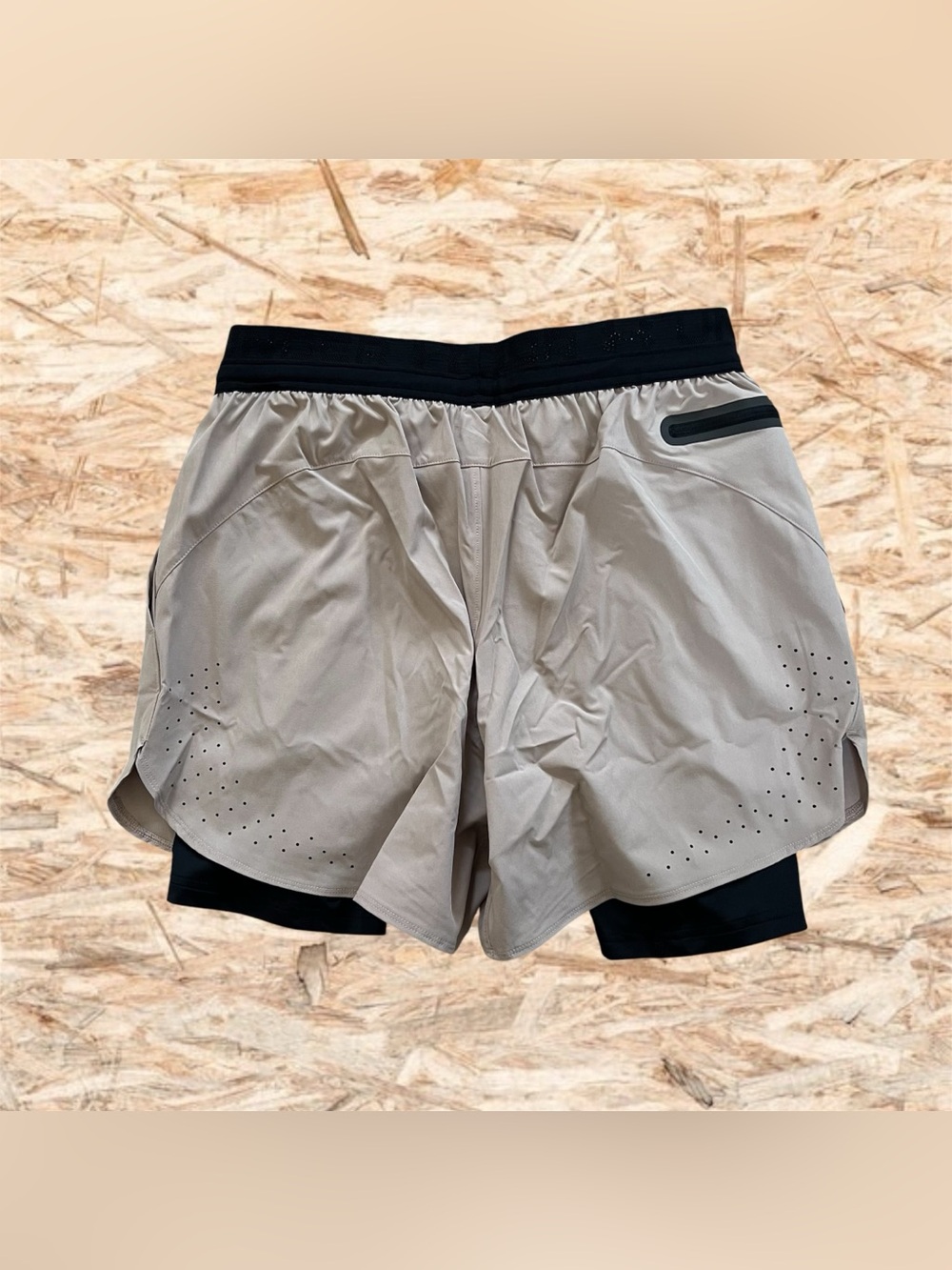 🖤NWT🖤 UNDER ARMOUR UA Vanish Elite 2 in 1 Shorts in Timberwolf - Picture 3 of 9